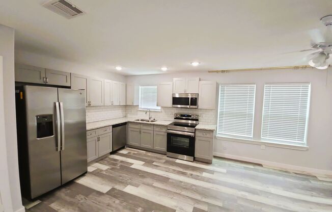 COMING SOON! 4114 Majestic St Unit B **Ask about our NO SECURITY DEPOSIT option!**