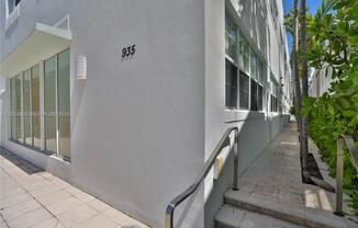 935 EUCLID AVE