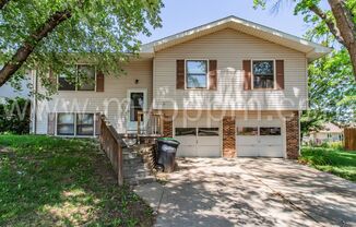 Beautiful 3 Bedroom / 2.5 Bath | 120th and Blondo