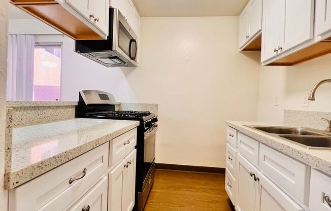 1 bed, 1 bath, $2,050, Unit F3