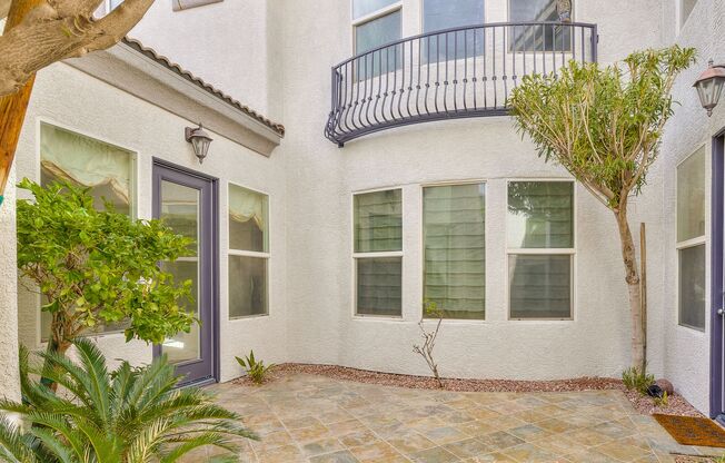 Beautiful 4Bd, 4Bth home in Guard Gated Community near Tivoli Village.