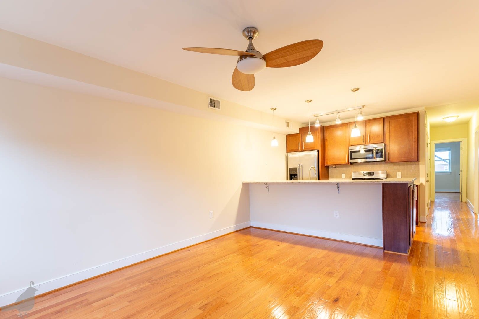 Bright and Spacious 2 Bedroom Abode in Brentwood!