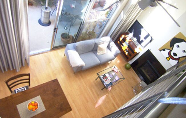 Epic REA/Azari PM: Private Oasis, 1 BR/ 1.5 BA Condo w/ Private Patio!