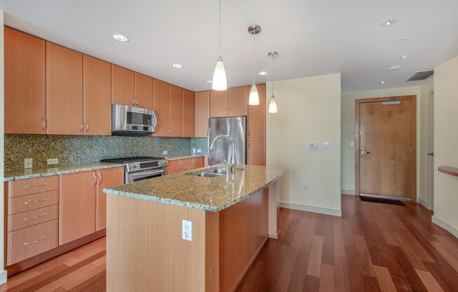 1/bd/1.5ba Bellevue Condo