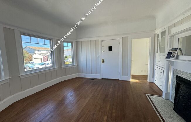 2 beds, 1 bath, $3,095