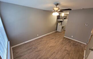 2 beds, 1 bath, $925, Unit 501