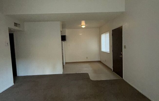 2 beds, 1 bath, 816 sqft, $1,000, Unit 1314