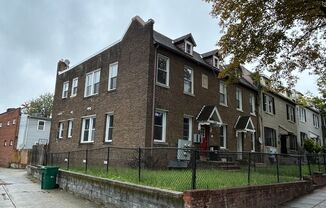 3 beds, 1 bath, 750 sqft, $2,000, Unit 3