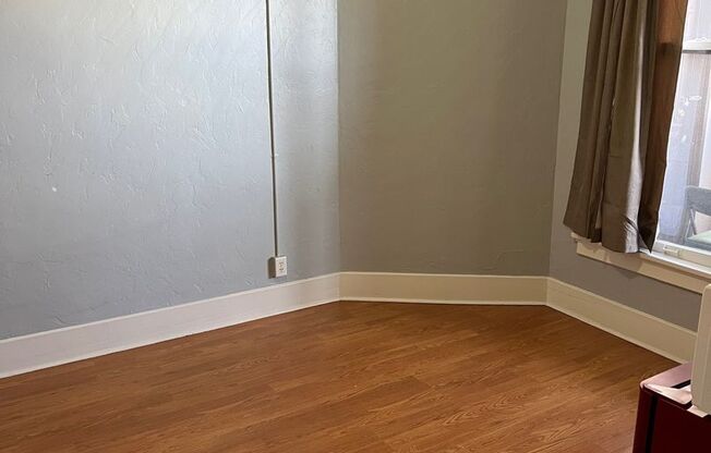 Studio, 1 bath, 200 sqft, $900, Unit 301