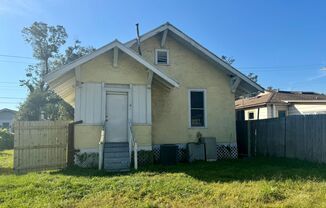 3 beds, 1 bath, $1,695