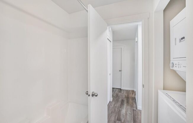 1 bed, 1 bath, 698 sqft, $1,399, Unit 83