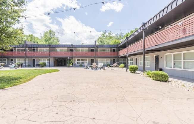 2000 PATIO CT