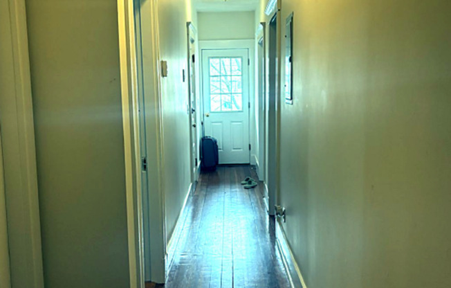 Spacious 4 Bed - Close to Tufts University - Natural Light