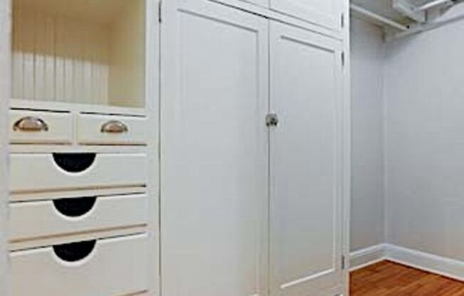 1 bed, 2 baths, 737 sqft, $1,500, Unit 101