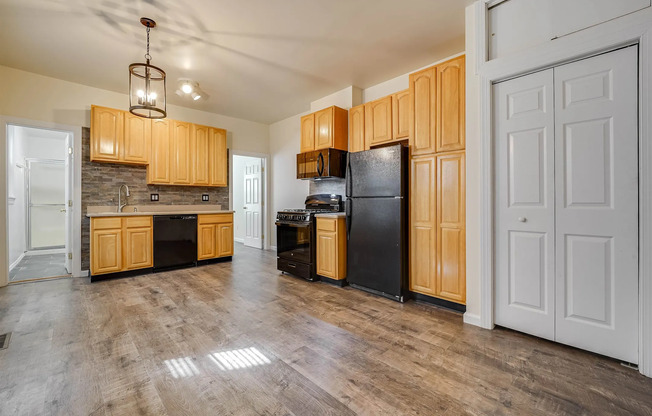 394 WOODLAWN AVE