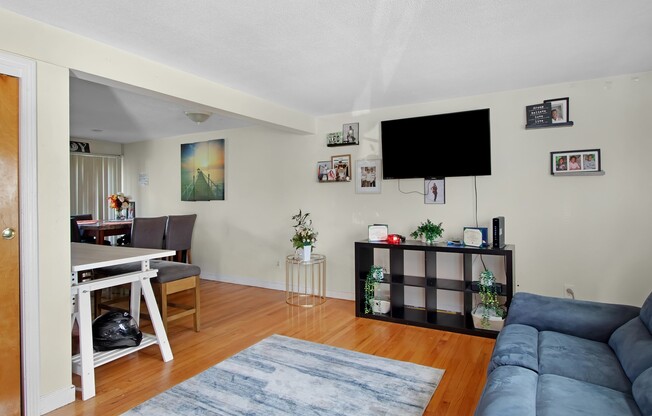26 MORELAND AVE