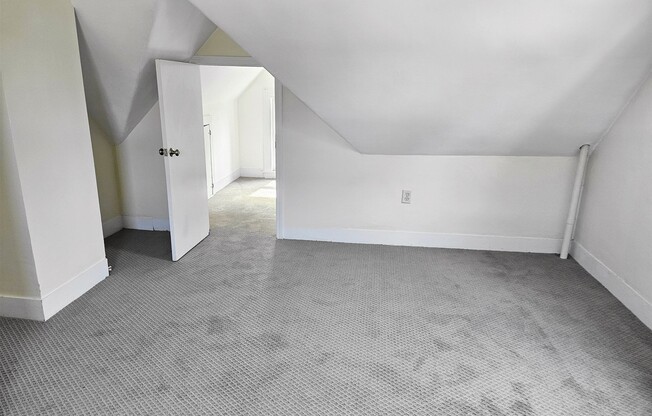 3 beds, 2 baths, 1,300 sqft, $3,250, Unit 2