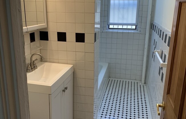 1 bed, 1 bath, 650 sqft, $2,300, Unit 6