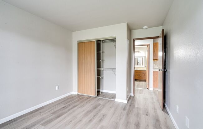 2 beds, 2 baths, 975 sqft, $1,499, Unit L204