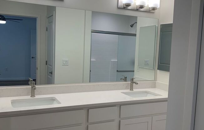 3 beds, 2 baths, 1,537 sqft, $1,995, Unit Pantano Vista 2470