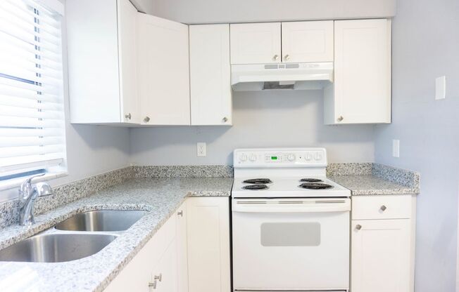 2 beds, 1 bath, 1,000 sqft, $1,395, Unit 5712 A