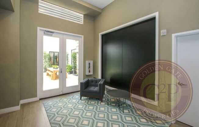 Montgomery Street - 722