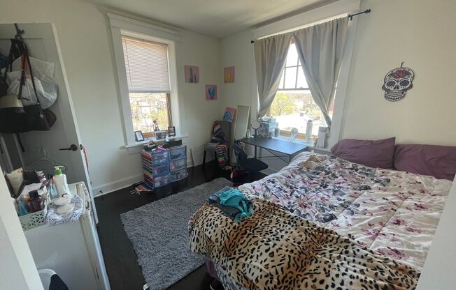 3 beds, 2 baths, 736 sqft, $2,950, Unit 56