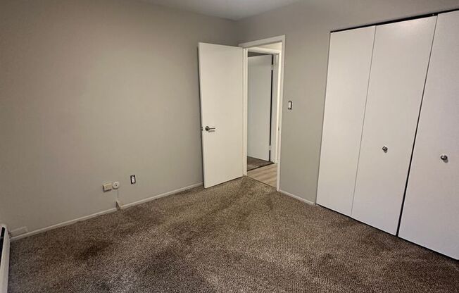 2 beds, 1 bath, 900 sqft, $1,350, Unit 214