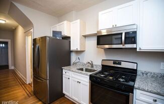 798 1/2 N Grantley St