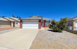 Northeast El Paso 3 bed with Refrig A/C and Loft!