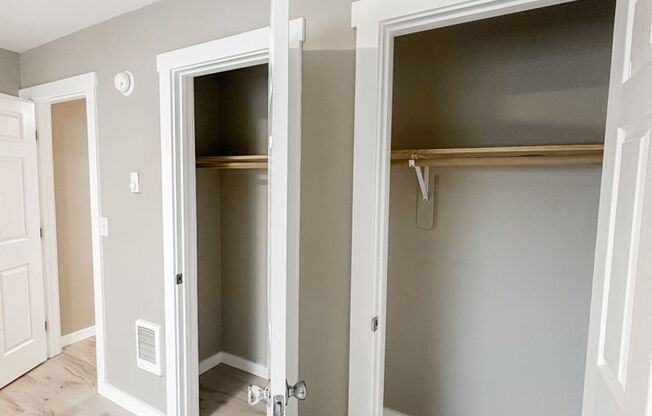 3 beds, 1 bath, 1,000 sqft, $1,975, Unit L1