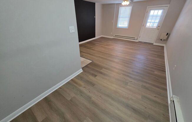 1 bed, 1 bath, 700 sqft, $1,000, Unit I6 (1BR)