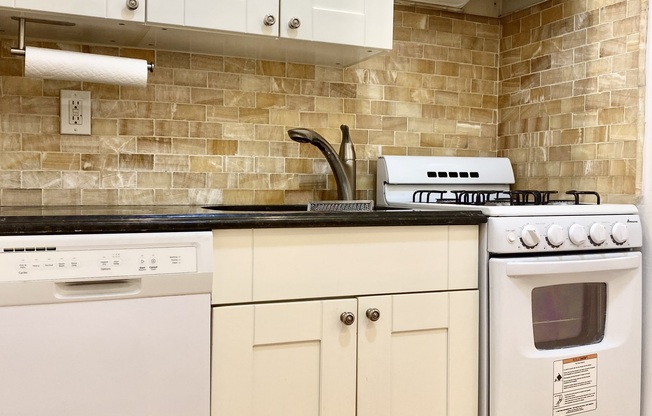 330 E 58 ST