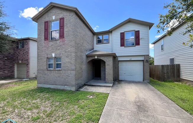 Charming 2 Storey 3-bedroom, 2.5-bath Home Conveniently Located Near Randolph AFB & SAMMC!