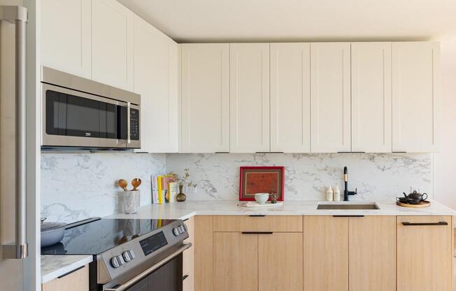 1 bed, 1 bath, $4,136, Unit PH1I
