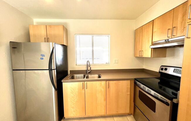 Arcadia-Biltmore area apartment -- MOVE IN SPECIAL