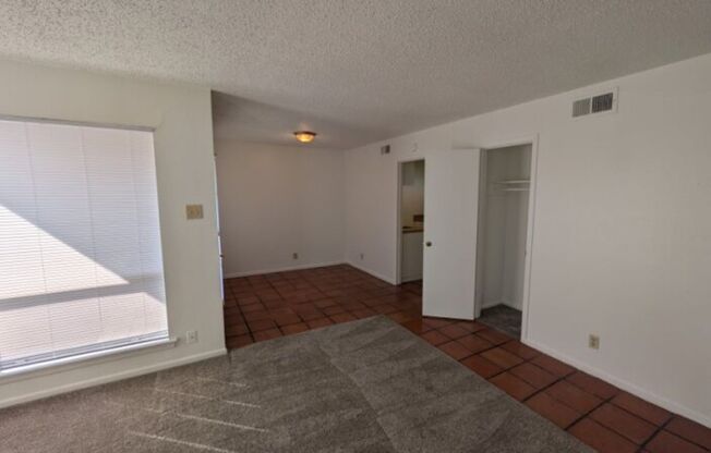 1 bed, 1 bath, 760 sqft, $800, Unit *266