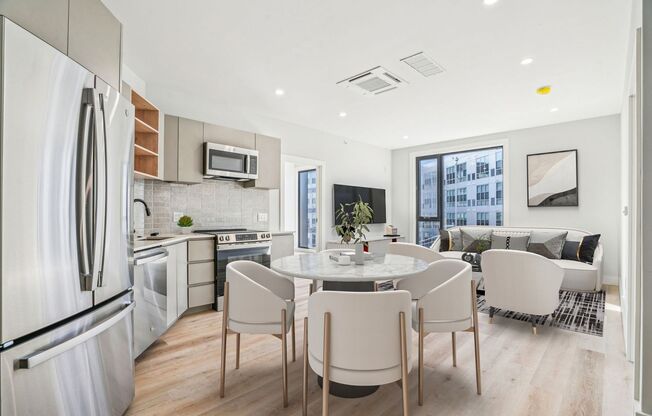 2 beds, 1 bath, $2,550, Unit 205
