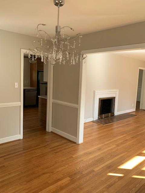 213 ROSLYN HLS DR