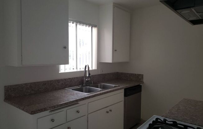 1 bed, 1 bath, $1,695, Unit 1531 Junipero - 12