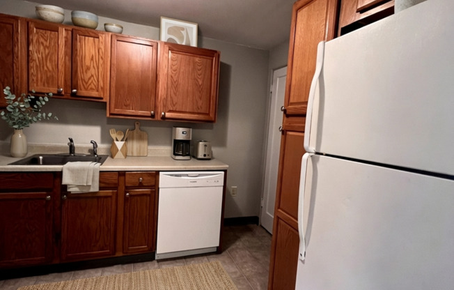 2 beds, 1 bath, 975 sqft, $1,385, Unit 3311S