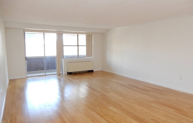 1 bed, 1 bath, 850 sqft, $3,300, Unit 6J