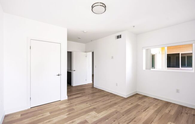 2 beds, 2 baths, 1,037 sqft, $2,950, Unit 301