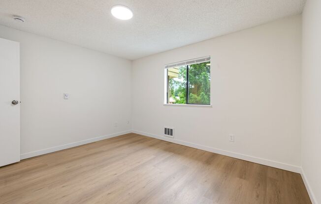 2 beds, 2 baths, 1,100 sqft, $2,095, Unit 402
