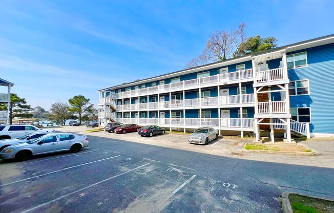 2 beds, 2 baths, 950 sqft, $1,705, Unit 2107-10