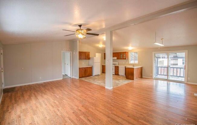 Secluded 3 bedroom 2 bath home with 1539 square feet!