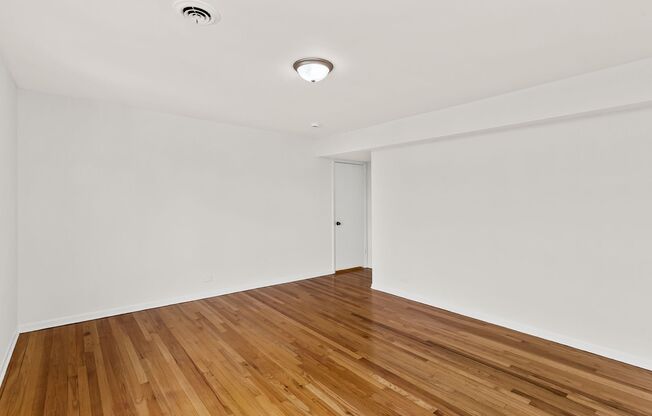 2 beds, 1.5 baths, $2,395, Unit 404