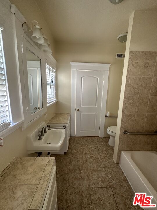 1404 S ST ANDREWS PL