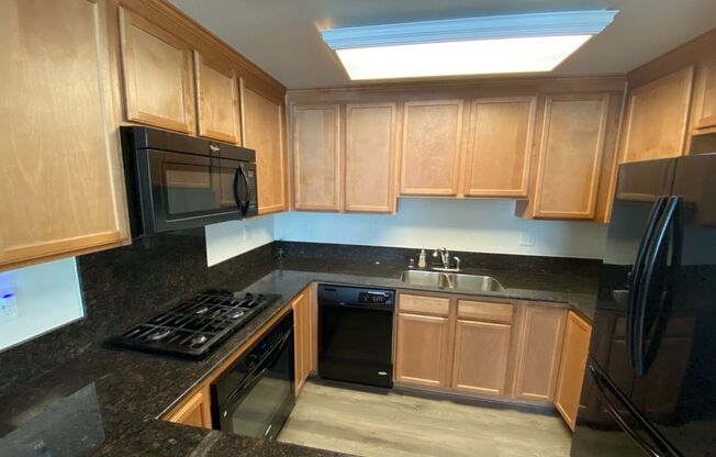 3 Bed 2 Bath Condo W/ Garage In San Ramon