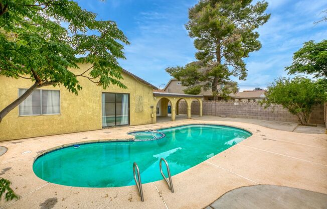 4 Bedroom POOL Home with RV Parking!